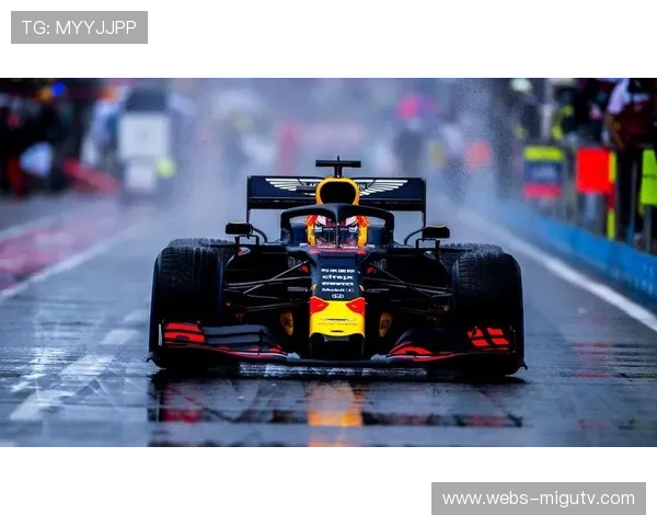 汉密尔顿：赛车性能仍不稳定，正全力协助车队研发明年赛车